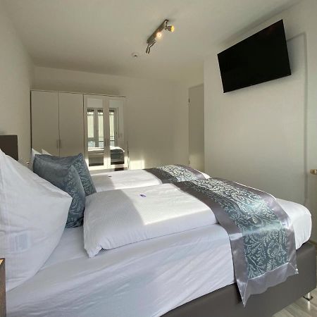 3 Zimmer Apartment In S-Bahn Naehe, 76 Qm, Max 5 Pers, 30Qm Dachterasse, Garage, Internet 1000 Mbit Gaertringen Luaran gambar