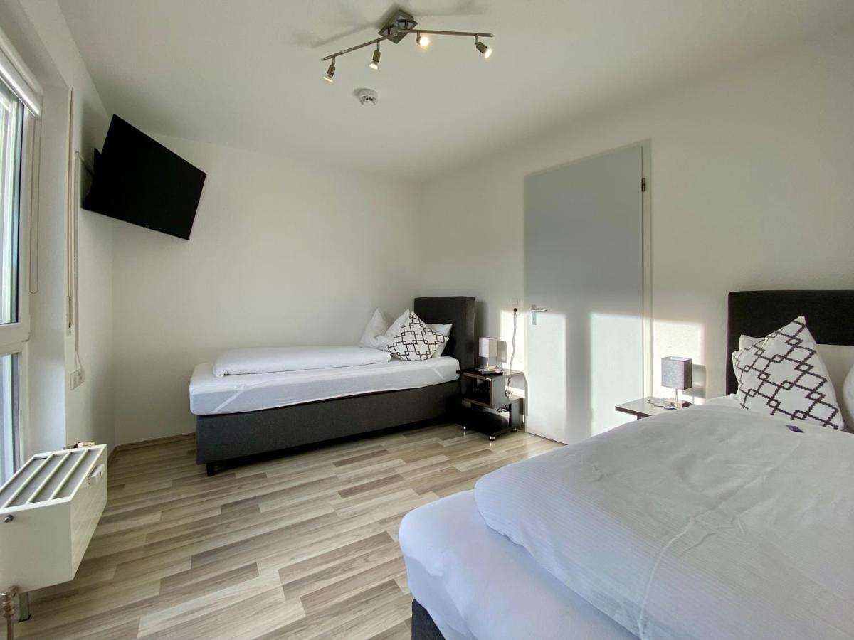 3 Zimmer Apartment In S-Bahn Naehe, 76 Qm, Max 5 Pers, 30Qm Dachterasse, Garage, Internet 1000 Mbit Gaertringen Luaran gambar