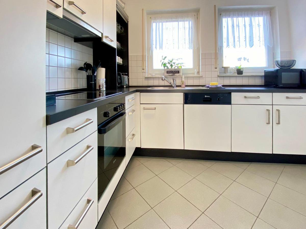 3 Zimmer Apartment In S-Bahn Naehe, 76 Qm, Max 5 Pers, 30Qm Dachterasse, Garage, Internet 1000 Mbit Gaertringen Luaran gambar