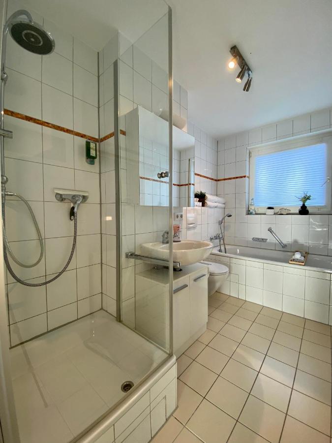 3 Zimmer Apartment In S-Bahn Naehe, 76 Qm, Max 5 Pers, 30Qm Dachterasse, Garage, Internet 1000 Mbit Gaertringen Luaran gambar